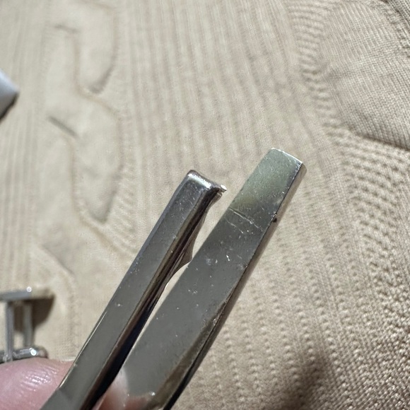 Elegant Silver Cufflinks and Tie Clip Set - Picture 9 of 11